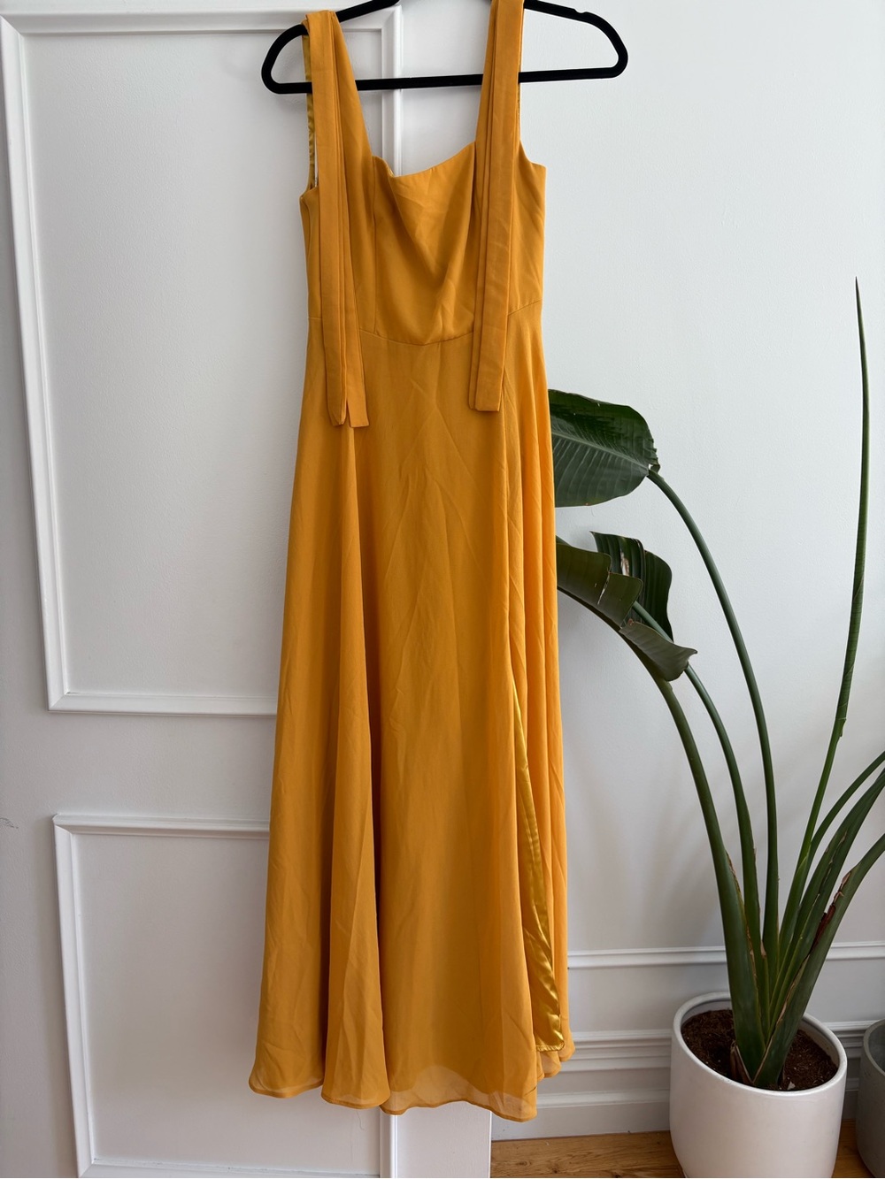 Lulu’s Mustard Yellow Sleeveless Midi Dress